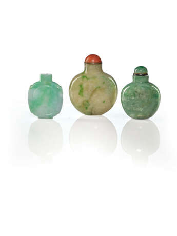 THREE JADEITE SNUFF BOTTLES - photo 2