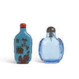 TWO BLUE GLASS SNUFF BOTTLES - фото 2