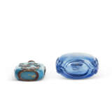 TWO BLUE GLASS SNUFF BOTTLES - фото 4