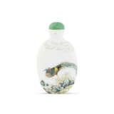 A WHITE GLASS SNUFF BOTTLE - фото 2