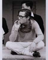 Rainer W. Schlegelmilch (Suhl 1941). Masten Gregory macht eine Raucherpause.