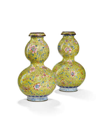 PAIRE DE VASES DOUBLE-GOURDES EN &#201;MAUX PEINTS - Foto 1