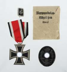 2 Orden & 1 Abzeichen 1914-1939, 1 x EK 1 2. Klasse, 18