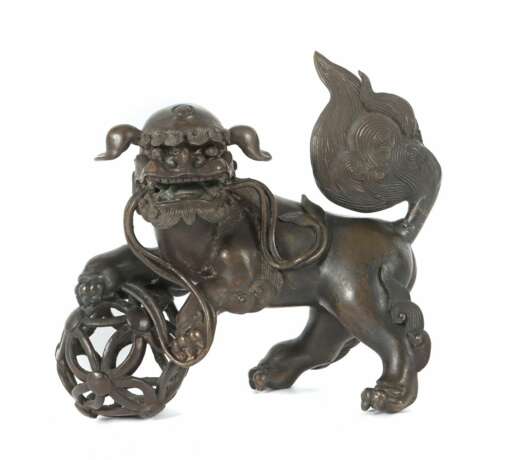 Wächterlöwe (shishi) China, 20. Jh., Bronze/dunkel pati - photo 1