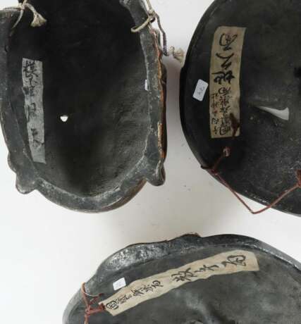 Drei No-Masken Japan, Holz geschnitzt und gefasst, z. T - photo 2