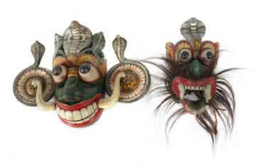 Zwei Tanzmasken Sri Lanka, Holz geschnitzt und farbig g