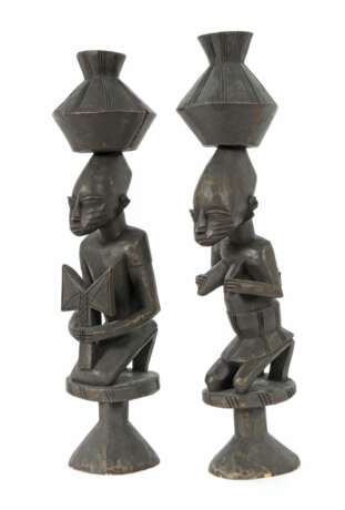 Yoruba Figuren-Paar Nigeria, Holz geschnitzt und schwar - Foto 1