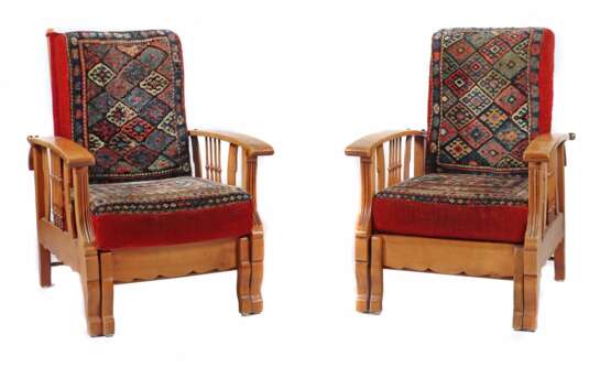 Paar Sessel mit ausziehbaren Fußbänken 20. Jh., Kirschb - photo 1