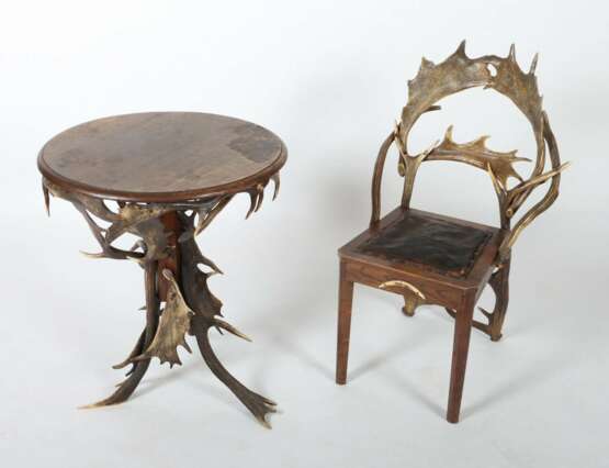 Tisch- und Stuhl-Geweihmöbel um 1900, der Stuhl, H: 96 - photo 2