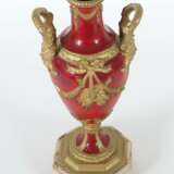 Zwei-Henkel-Vase Ende 19. Jh., rot und goldfarben staff - photo 4