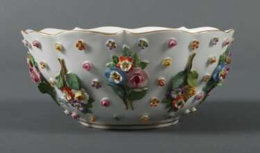 Meissen-Schüssel mit Blumenappliken 1850-1924, Porzella
