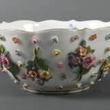 Meissen-Schüssel mit Blumenappliken 1850-1924, Porzella - Foto 2