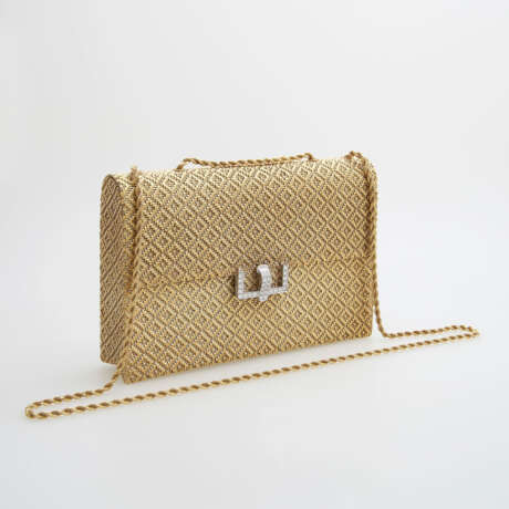 Abendtasche aus fein strukturiertem Gold mit diamantbesetzter Schließe - фото 2