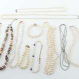 Perlenketten 14-tlg. best. aus 11 Halsketten und 3 Armk - фото 1