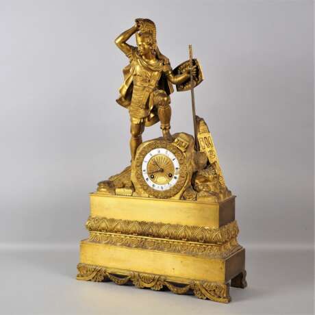 Große Empire-Figurenpendule mit römischem Krieger, Frankreich um 1810 - photo 2