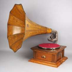 Grammophon "His Masters Voice", um 1900