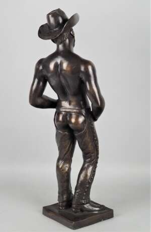 Stehender männlicher Cowboy in Bronze, H. 50cm - photo 2