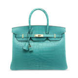 A MATTE BLEU PAON ALLIGATOR BIRKIN 35 WITH GOLD HARDWARE - Foto 1