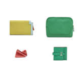 A GROUP OF FOUR: A ROSE LIPSTICK CHÈVRE LEATHER ZOULOU COIN PURSE, A MULTICOLOUR EPSOM LEATHER CAMAIL WALLET, A BAMBOU EVERCOLOR LEATHER ZIPPED POUCH & A BAMBOU EPSOM LEATHER BEARN COMPACT WALLET WITH PALLADIUM HARDWARE - фото 3