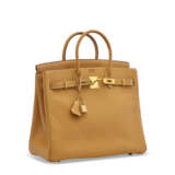 A SABLE FJORD LEATHER HAC BIRKIN 32 WITH GOLD HARDWARE - Foto 2