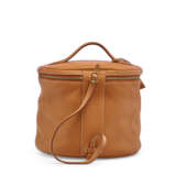 A GOLD CLÉMENCE LEATHER INNER CITY TRAVEL WITH GOLD HARDWARE - фото 3
