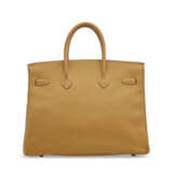 A GOLD EVERGRAIN LEATHER BIRKIN 35 WITH GOLD HARDWARE - фото 3