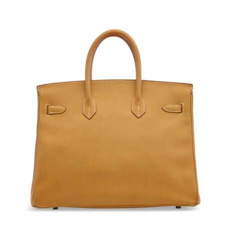 A GOLD EVERGRAIN LEATHER BIRKIN 35 WITH GOLD HARDWARE - фото 3