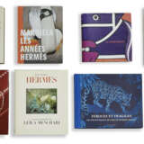 A SET OF EIGHT BOOKS - Foto 1