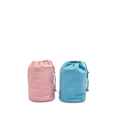 A GROUP OF TWO ROSE DRAGEE & CIEL AGNEAU POUCHES - фото 1