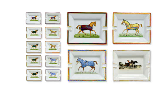 A GROUP OF FOURTEEN HORSE THEMED ASHTRAYS, COMPRISING FOUR ASHTRAYS AND A MATCHING SET OF TEN ASHTRAYS - photo 1