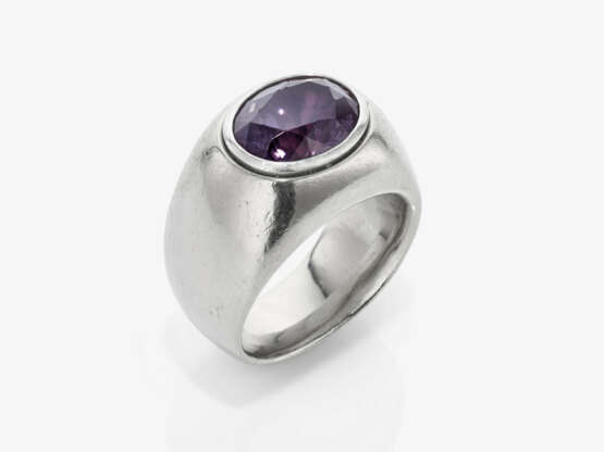Ring mit violettem Spinell - München, 1990er Jahre, Juwelier JIRGENS - photo 1