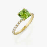 Zarter Ring verziert mit einem hellgrünen Turmalin und Brillanten - Italien - Foto 1