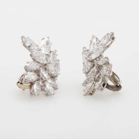 Außergwöhnliche Ohrclips, Navette-Diamanten, - photo 2