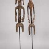 Zwei Schutzfiguren der Mumuye - photo 6
