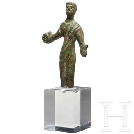 Bronzene Votivstatuette eines opfernden Mannes, etruskisch, 5. - 3. Jhdt. v. Chr. - Foto 1