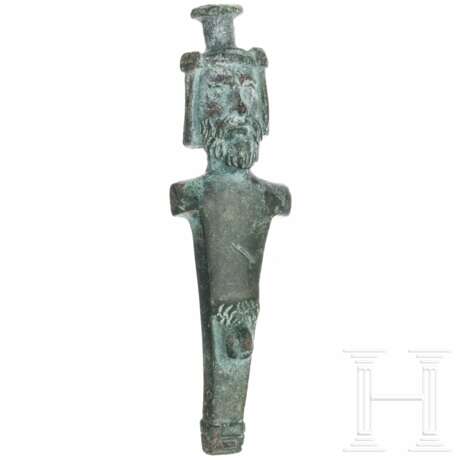 Bronzene Miniaturherme mit Serapiskopf, römisch, 2. - 3. Jhdt. - Foto 1