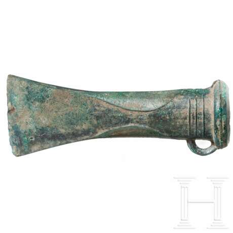 Bronzene Tüllenaxt, späte Urnenfelderzeit, 10. - 9. Jhdt. v. Chr. - photo 1