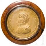 Wurzelholzdose mit goldenem Deckelrelief des Königs von Neapel, 1. Hälfte 19. Jhdt. - Foto 1