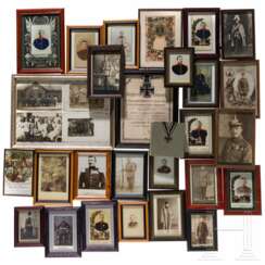 Sammlung Soldatenfotos, kleines Fotoalbum und EK 2 mit Besitzausweis