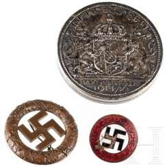Abzeichen der NSDAP 1933, Parteiabzeichen sowie Bayernthaler 1914/16 "In Treue fest"