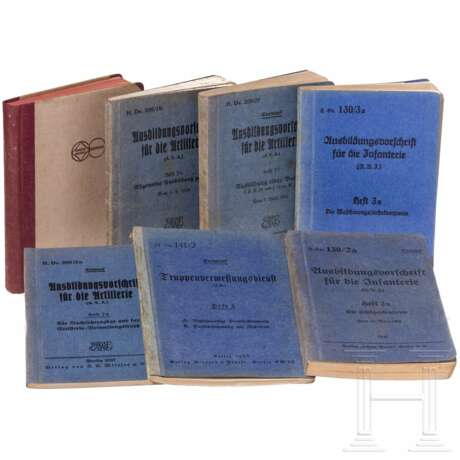 Sechs Vorschriften fÃ¼r Infanterie/Artillerie und ein Taschenbuch - Foto 1