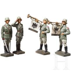Vier stillgestandene Lineol Soldaten des Heeres mit FanfarenblÃ¤sern