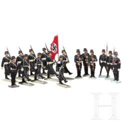 GroÃŸer Duscha-Lineol SS-LAH-Marschzug mit FahnentrÃ¤ger und stillgestandenen Soldaten