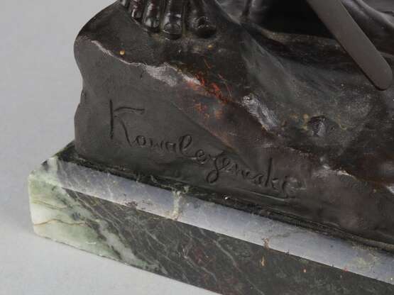 Fein gearbeitet große Bronze eines Kriegers von Paul Ludwig Kowalczewski um 1900 - фото 6