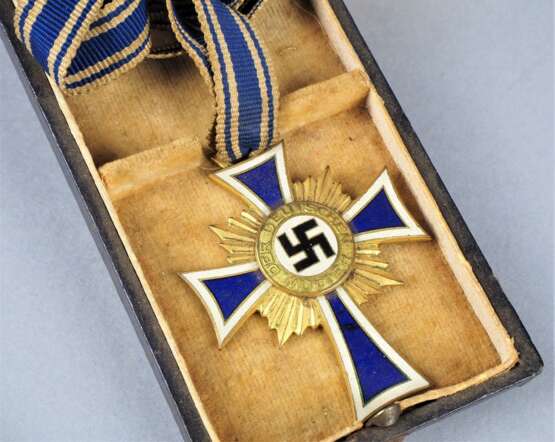 Mutterkreuz 1. Stufe in Gold, im Etui - Friedrich Linden Lüdenscheid - Foto 3