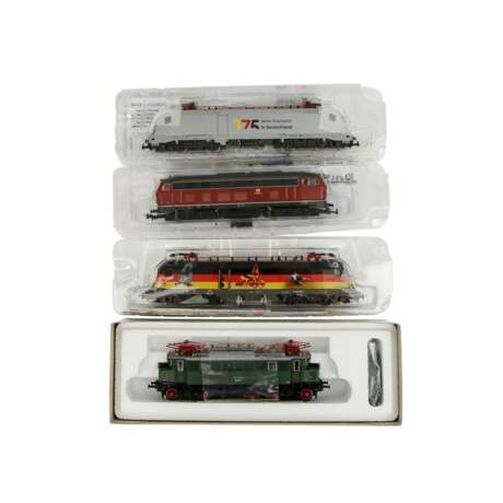 PIKO set of 4 locomotives, H0 gauge, - photo 3