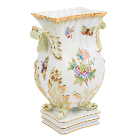 HEREND grand vase 'Queen Victoria', 20th c. - photo 1