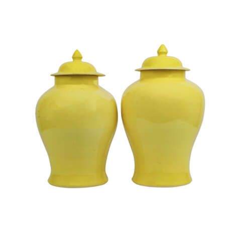 Pair of lemon yellow glazed lidded vessels, CHINA - photo 1