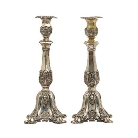 GERMAN, Pair of candlesticks, silver, 19th c., - Foto 1
