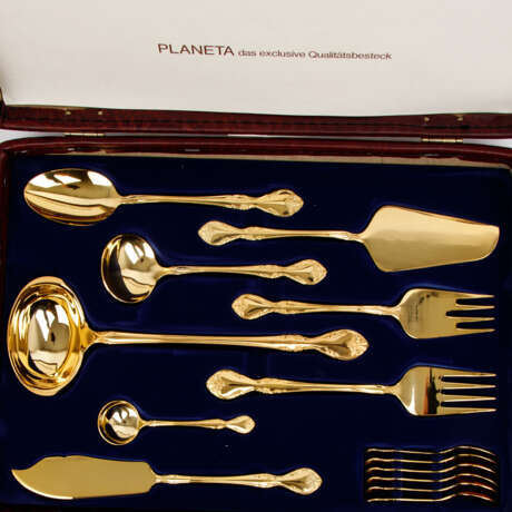 PLANETA 56-pcs. cutlery 'Rocaille' in case, hard gilded, 20th c. - фото 5
